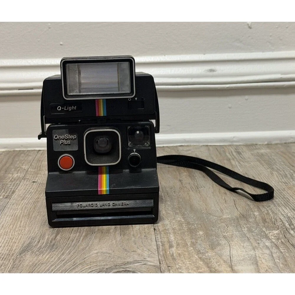 UNTESTED 1980 Polaroid OneStep Plus SX-70 Land Camera w/ Q-Light Flash Rainbow